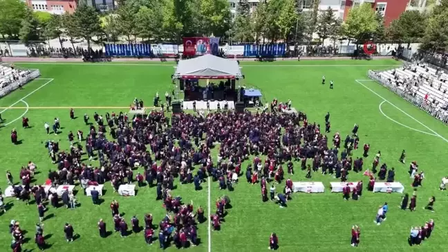 Anadolu Üniversitesi'nde mezuniyet heyecanı başladı