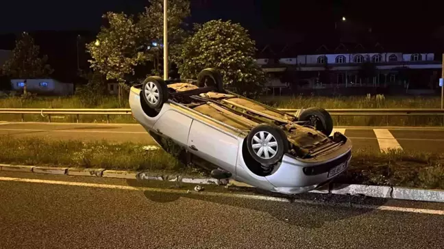 Bolu'da Kontrolden Çıkan Otomobil Ters Döndü