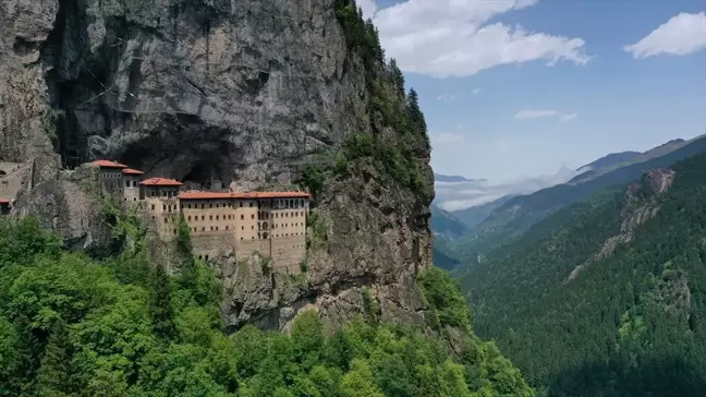 Sümela Manastırı Yeni Turizm Sezonuna Yoğun Başladı