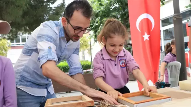 Çiftlikköy Belediyesi Engelsiz Kafe'de Türk Kağıdı Atölyesi Düzenledi