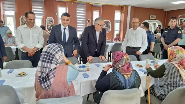 Samsun'da Huzurevi Sakinleri Kurban Bayramı'nda Ziyaret Edildi