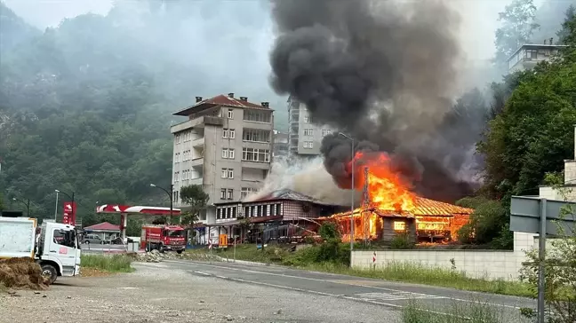 Trabzon'da düğün salonu ve pansiyonda yangın çıktı