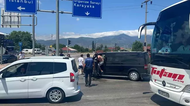 Tokat'ta yol verme kavgası kameralara yansıdı