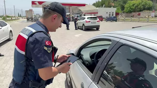 Bolvadin'de Kurban Bayramı dönüş yolunda denetim yapıldı