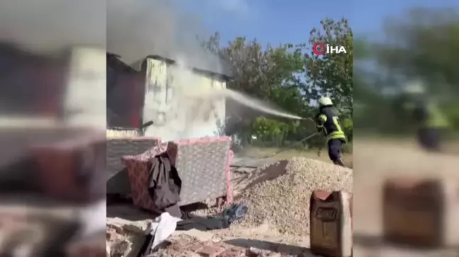 Köyde yangın çıktı, sac ev kül oldu