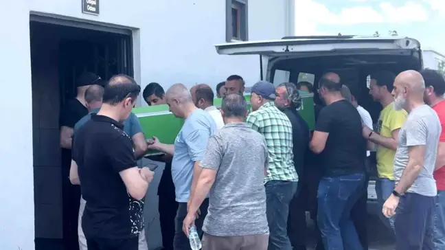 Kocaeli'de Otomobilde Silahlı Saldırı: Müdür Yardımcısı Hayatını Kaybetti