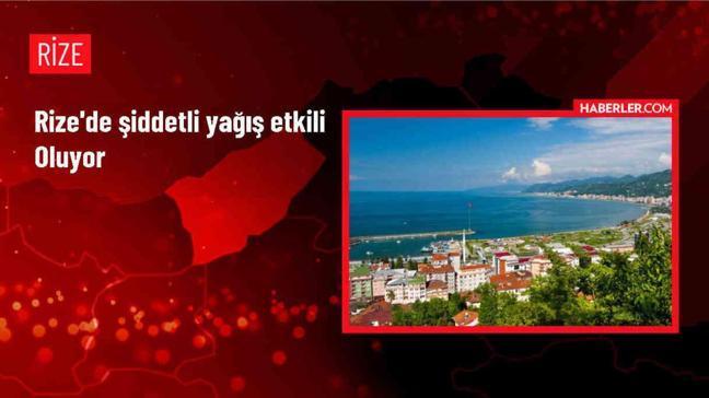 Rize'de Şiddetli Yağış Nedeniyle Toprak Kaymaları Meydana Geldi