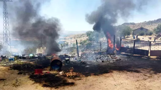 Afyonkarahisar'da Ormanlık Alanda Çıkan Yangın Söndürüldü