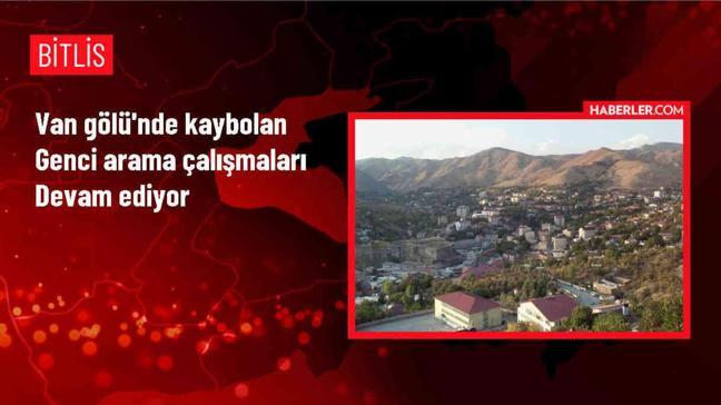 Van Gölü'nde kaybolan genci arama çalışmaları sürüyor