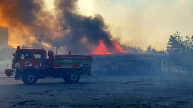 Çanakkale'de çıkan yangın çimento fabrikasına sıçradı