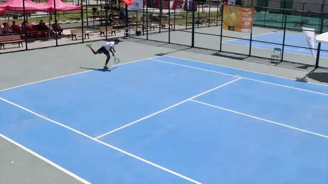 Iğdır'da düzenlenen Alagöz Holding 4. Kayısı Cup Tenis Turnuvası tamamlandı