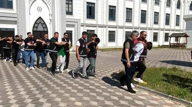 Kocaeli'de Lise Müdür Yardımcısı Otomobilinde Öldürüldü