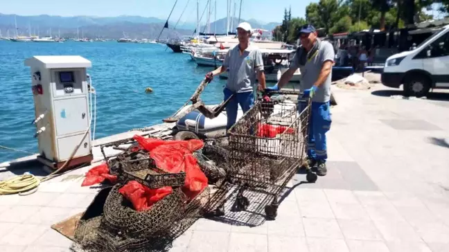 Fethiye'de Gönüllü Dalgıçlar Deniz Temizliği Yaptı