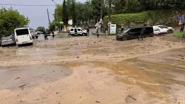 Bursa'da Sağanak ve Dolu Yaşamı Olumsuz Etkiledi