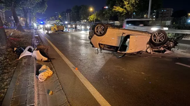 Bursa'da otomobil ile taksi çarpıştı: 3 kişi yaralandı