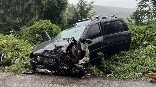 Sakarya'da zincirleme trafik kazası: 6 yaralı