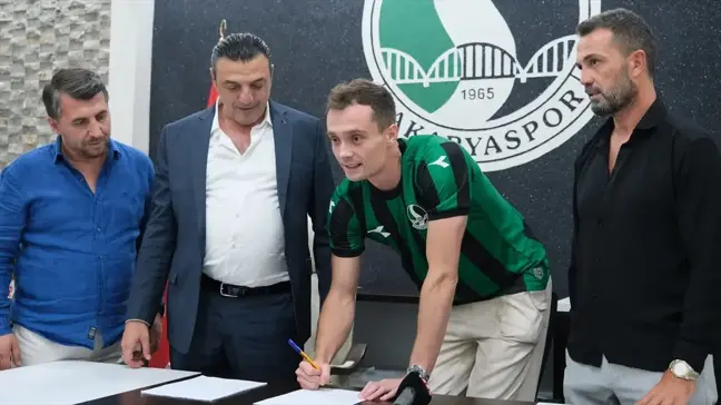 Sakaryaspor, Polonyalı kaleci Jakub Szumski'yi transfer etti