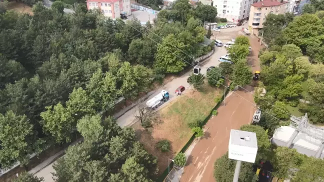 Bursa'da Şiddetli Sağanak Sele Dönüştü