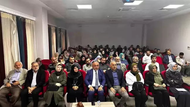 Bayburt'ta 'Bir Yetime Aile Olmak' Paneli Düzenlendi