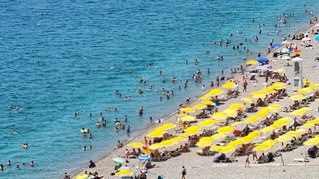 Antalya'da Yüksek Sıcaklık ve Nem Yoğunluğu