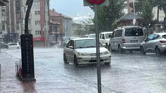 Bolu'da Aniden Bastıran Sağanak Hayatı Olumsuz Etkiledi