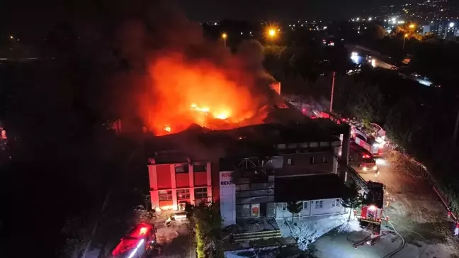 Sakarya'da bir fabrikada çıkan yangın kontrol altına alındı