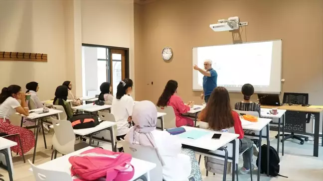 İbn Haldun Üniversitesi YKS Akademi ve Kültür Sanat Yaz Okulu Düzenlendi