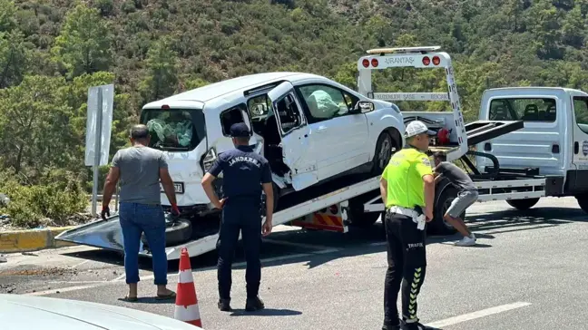 Fethiye'de Otomobil Kazası: 1 Çocuk Hayatını Kaybetti, 10 Kişi Yaralandı