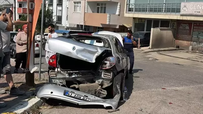 Çayırova'da kaza: 4 kişi yaralandı