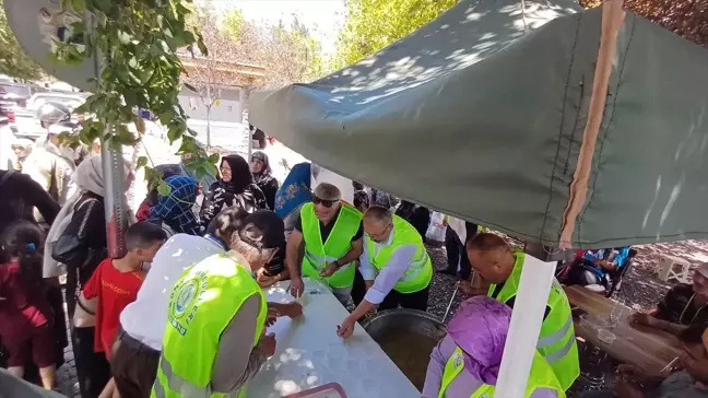 Konya'da Muharrem Ayı Dolayısıyla 5 Bin Kişiye Aşure İkram Edildi