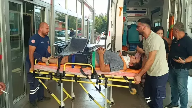 Adana'da evin önündeki çardağın çökmesi sonucu 4 kişi yaralandı