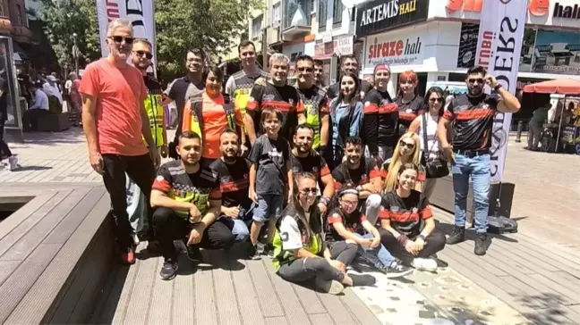 SkyRiders Motosiklet Kulübü, Melih Can Polat için ücretsiz su dağıtımı yaptı