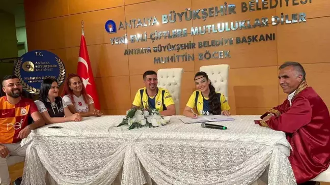 İlkokulda Fenerbahçeli Arkadaşlar Dünya Evine Girdi