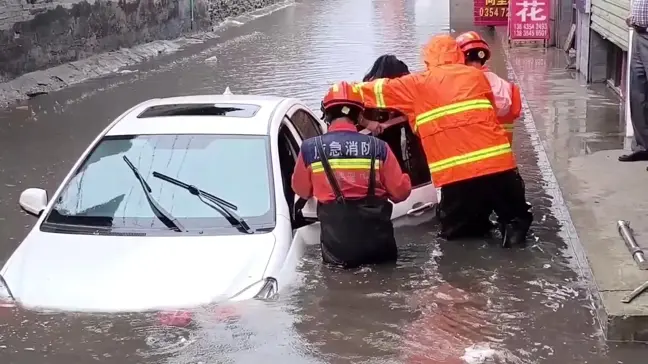 Çin'de Şiddetli Yağışlar Sonucu Sel Felaketi