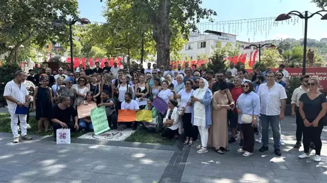 Kağıthane'de Berber ve Kuaförler İşletmelerin Pazar Günleri Kapalı Olmasına Tepki Gösterdi