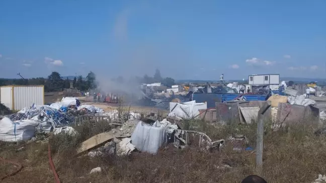 Gebze'deki Geri Dönüşüm Atölyesinde Yangın Çıktı