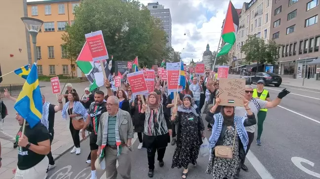 İsrail'in Gazze'ye saldırıları Stockholm'de protesto edildi