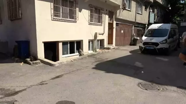 Bursa'da 3 Katlı Apartmanda Yangın: 1 Ölü