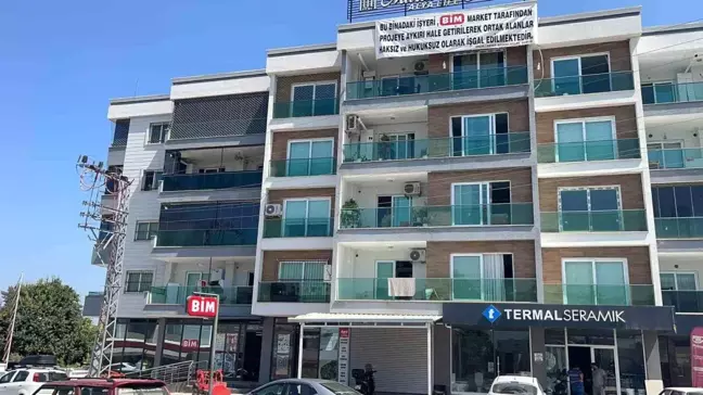 Apartman Sakinleri BİM Marketin İşgaline Tepki Gösterdi