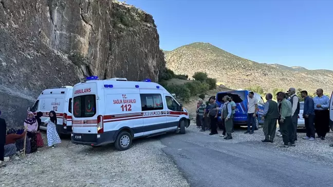 Adıyaman'da servis minibüsleri çarpıştı: 13 yaralı