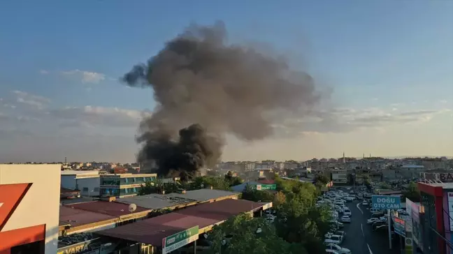 Diyarbakır'da 2. Sanayi Sitesi'nde Yangın Çıktı