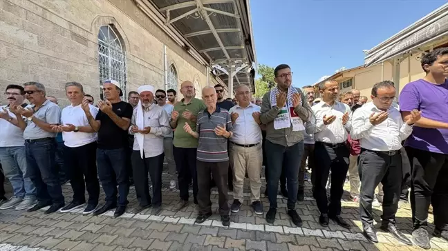 Antalya, Muğla, Isparta ve Burdur'da İsmail Heniyye için gıyabi cenaze namazı kılındı