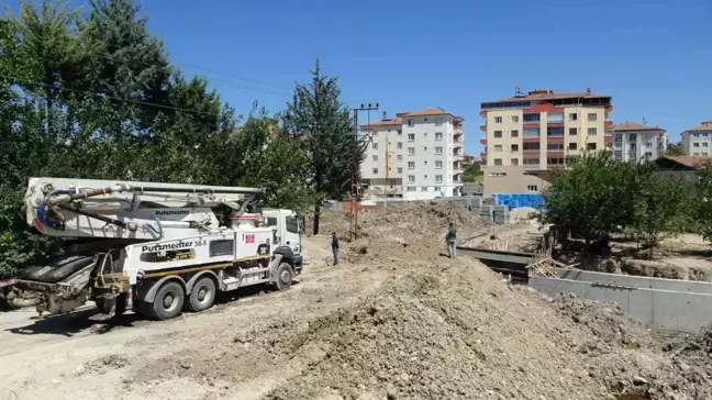 Malatya'da menfez çalışması sırasında elektrik akımına kapılan genç yaralandı