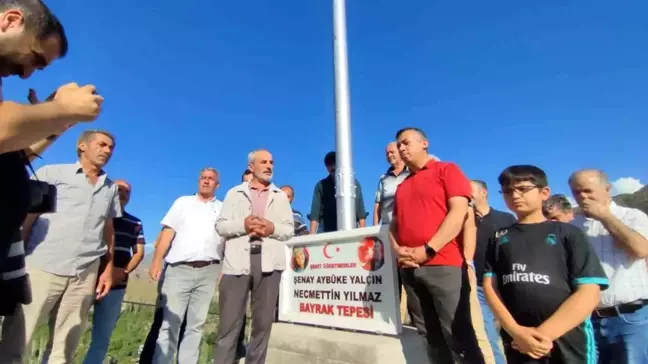 Erzurum'da Bayrak Adam, Şehit Öğretmenler İçin Bayrak Dikti