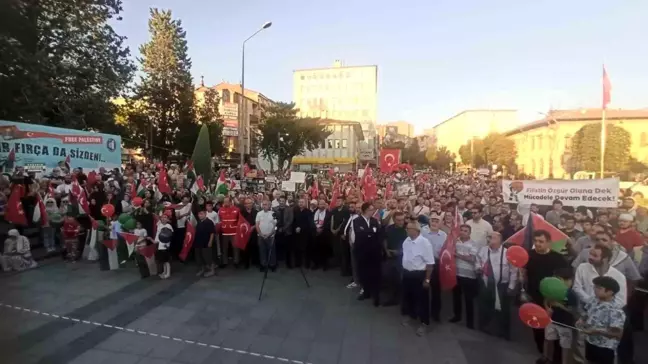 Çorum ve Sungurlu'da İsrail'e Telin Mitingleri Düzenlendi