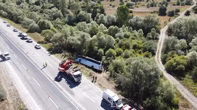 Erzincan'da otobüs kazası: 1 ölü, 40 yaralı