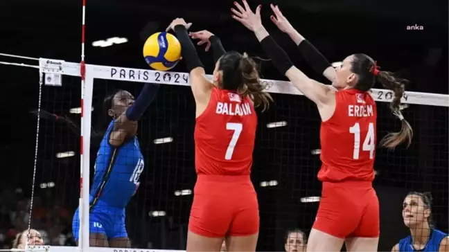 A Milli Kadın Voleybol Takımı, İtalya'ya 3-0 mağlup oldu