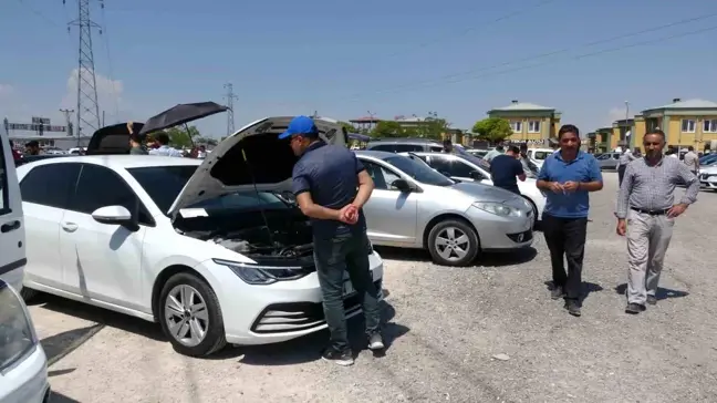 Van'daki ikinci el açık oto pazarında yoğunluk yaşanıyor