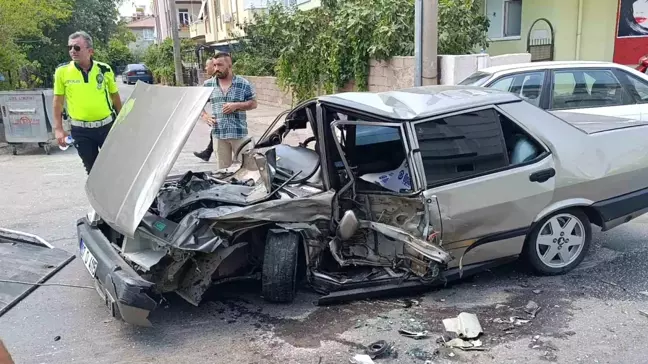 Antalya'da Trafik Kazası: 3 Kişi Yaralandı