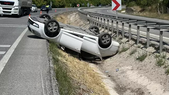 Kütahya'da Otomobil Kanala Düştü: 2'si Çocuk 7 Kişi Yaralandı